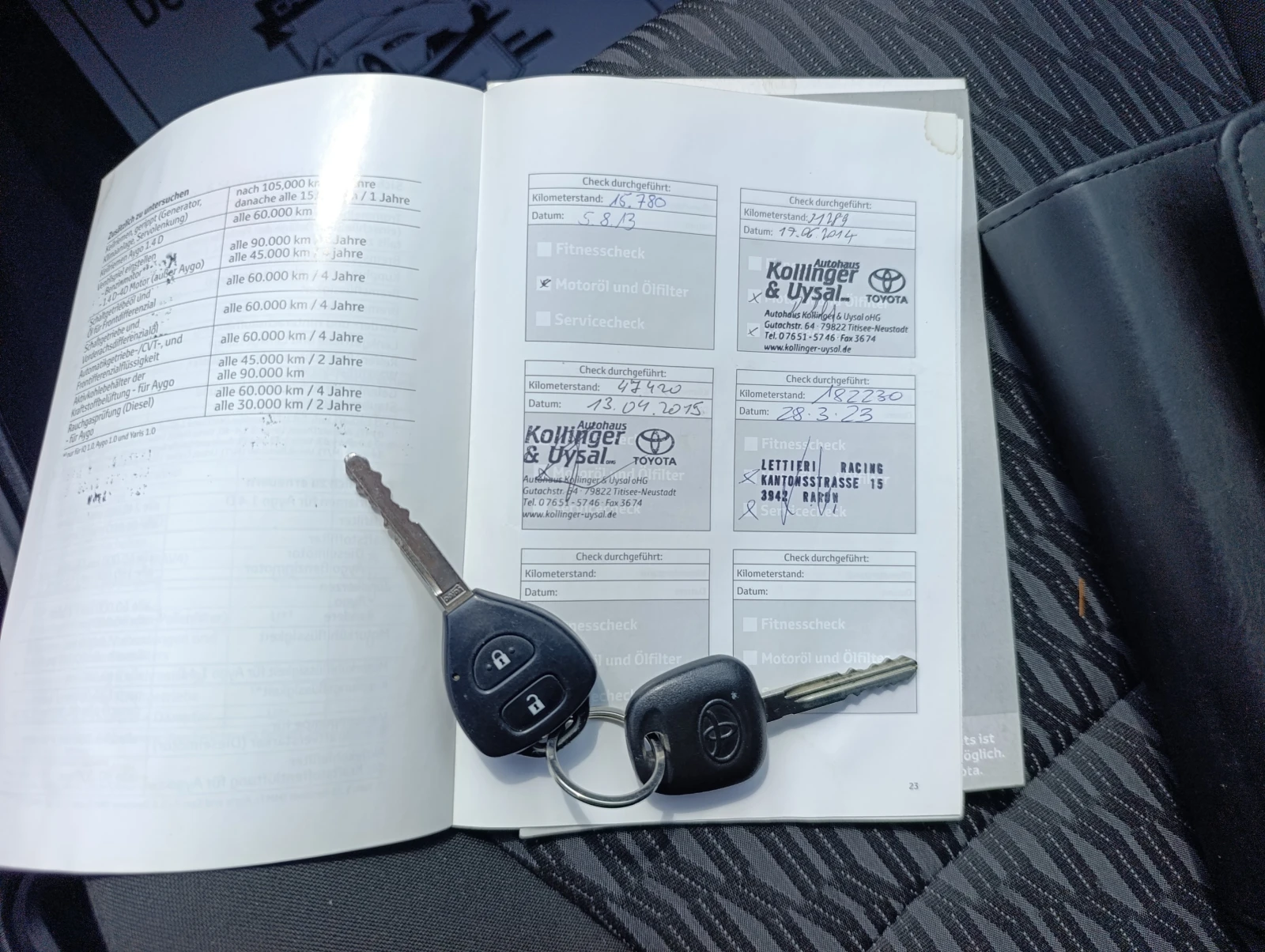 Toyota Yaris 1.33 99к.с., снимка 14 - Автомобили и джипове - 54681490