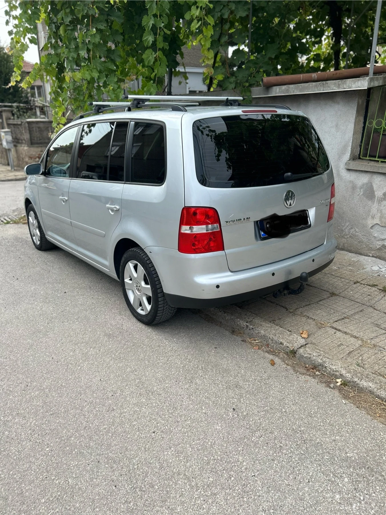 VW Touran 2.2, снимка 5 - Автомобили и джипове - 54797239
