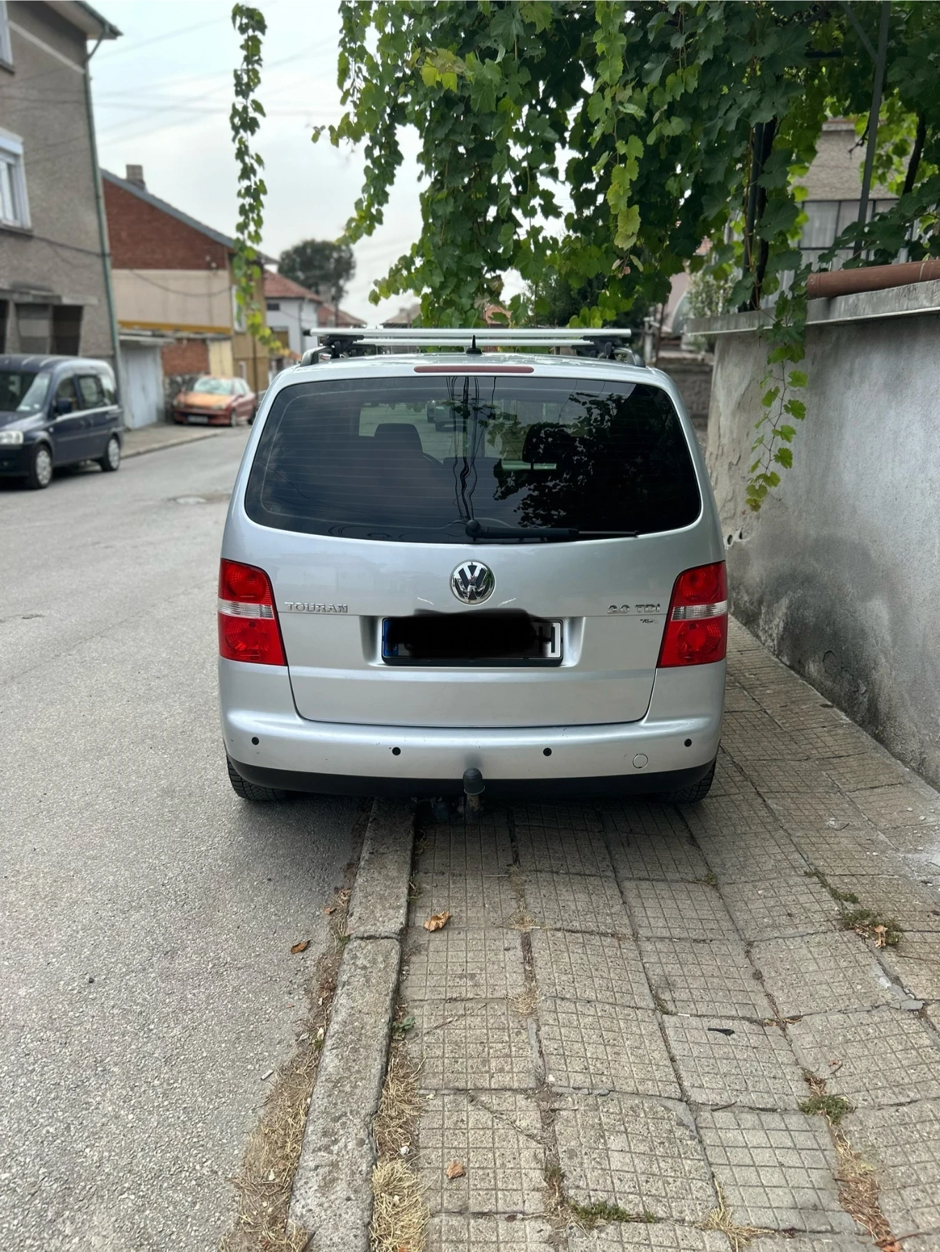 VW Touran 2.2, снимка 2 - Автомобили и джипове - 54797239