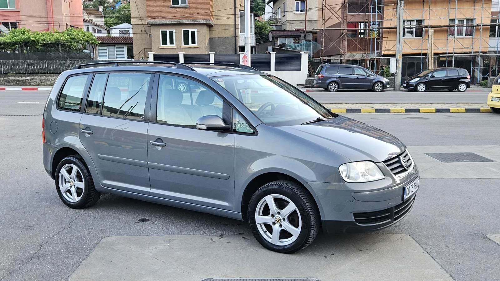 VW Touran, снимка 4 - Автомобили и джипове - 55052307