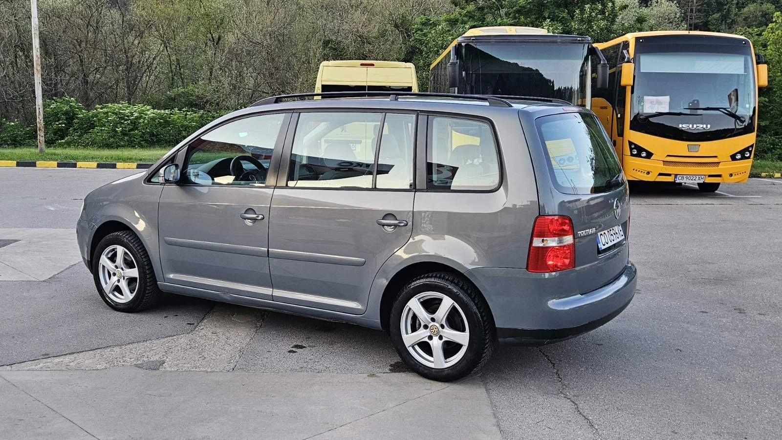 VW Touran, снимка 9 - Автомобили и джипове - 55052307