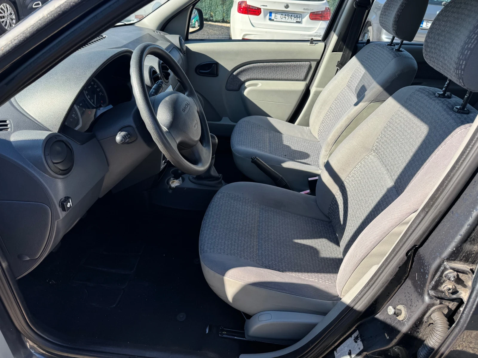 Dacia Logan 1.6 GPL, снимка 9 - Автомобили и джипове - 56081526