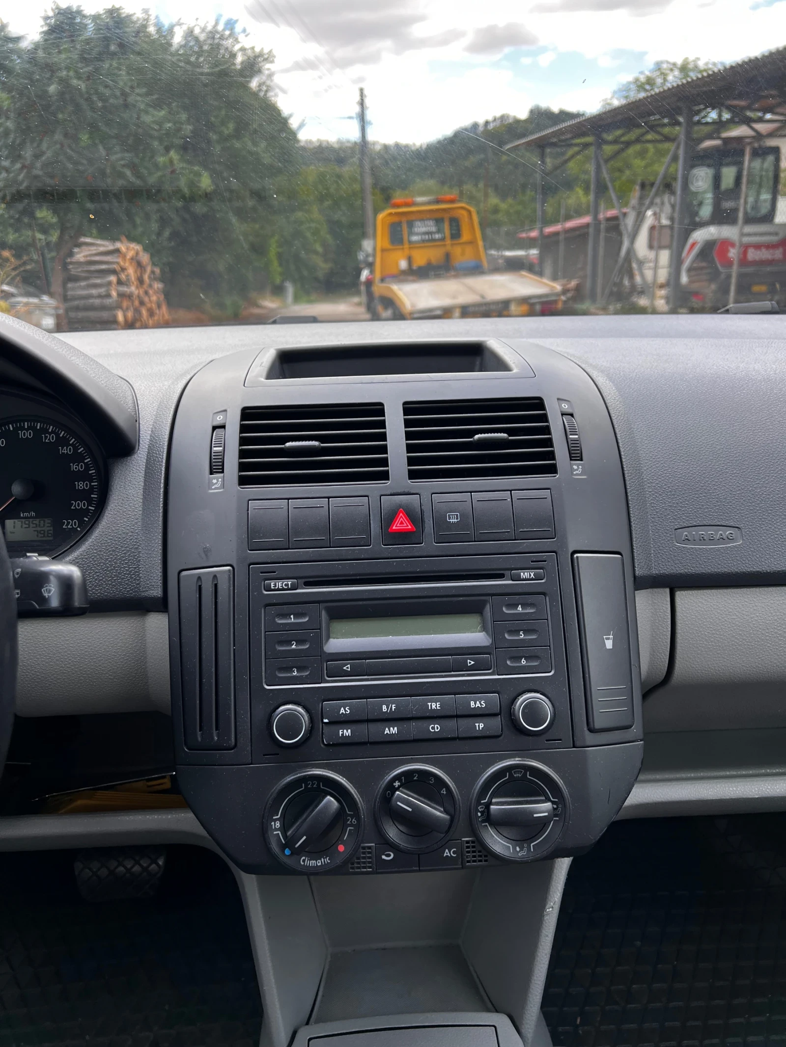 VW Polo 1.4 automatic , снимка 9 - Автомобили и джипове - 56260427