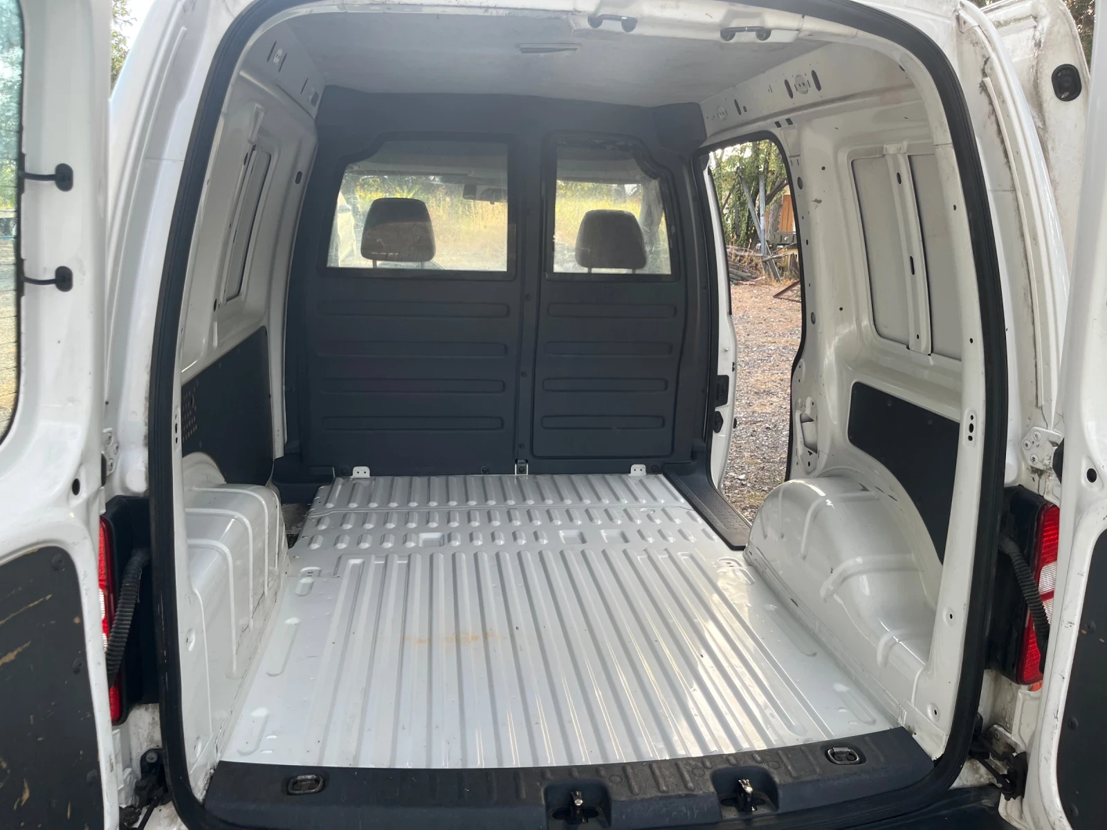 VW Caddy 2.0TDI 4x4, снимка 8 - Автомобили и джипове - 56398030