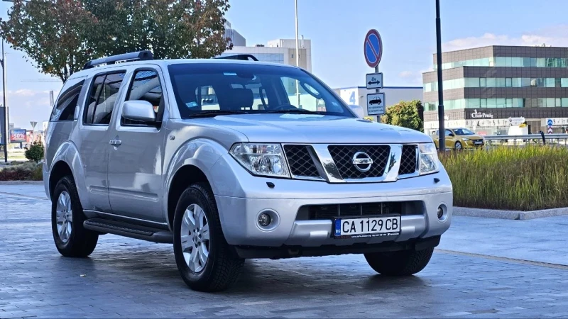 Nissan Pathfinder, снимка 1 - Автомобили и джипове - 47565149