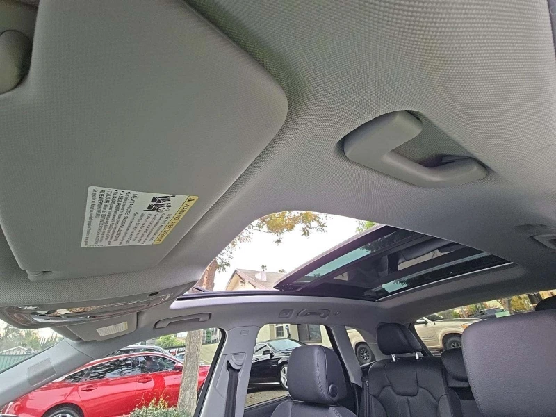 Audi Q5 Premium Plus * CARFAX* ОПЦИЯ ЗА ФИНАНСИРАНЕ* , снимка 10 - Автомобили и джипове - 53077576