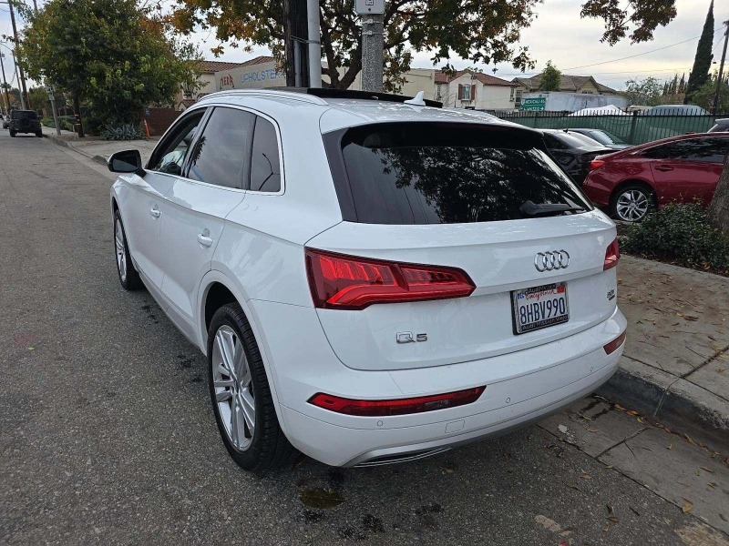 Audi Q5 Premium Plus * CARFAX* ОПЦИЯ ЗА ФИНАНСИРАНЕ* , снимка 3 - Автомобили и джипове - 53077576