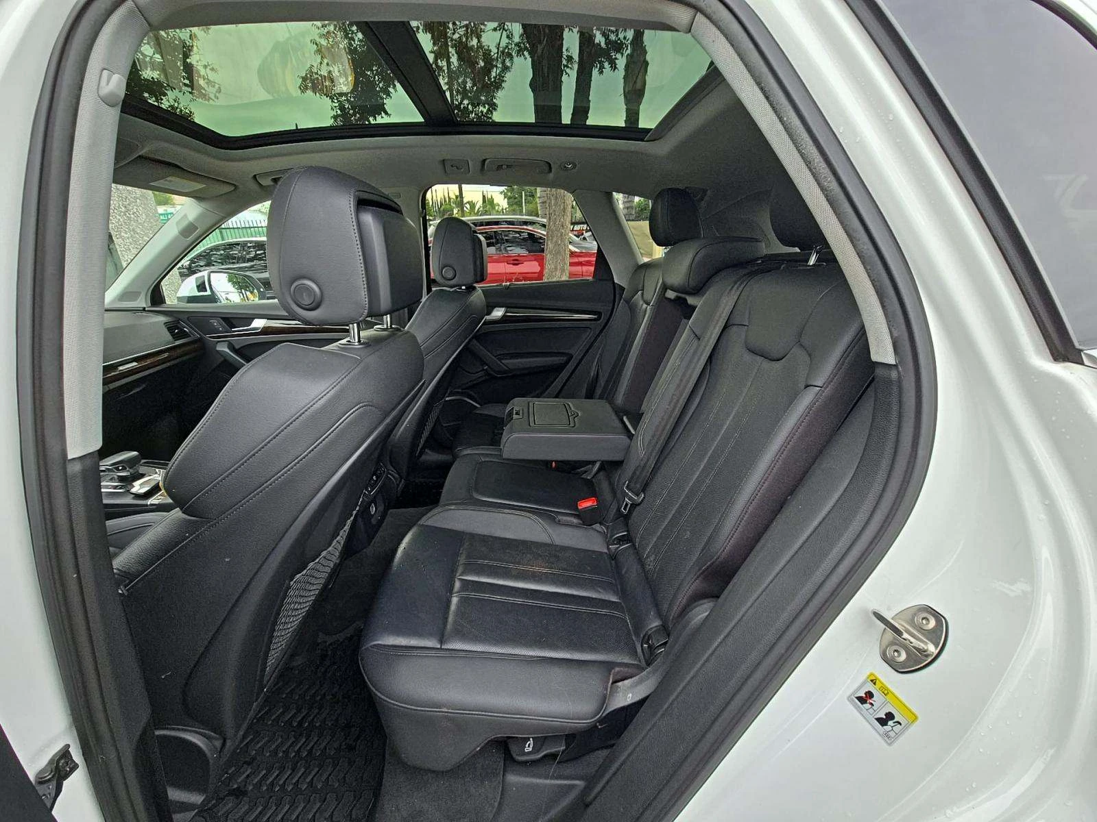 Audi Q5 Premium Plus * CARFAX* ОПЦИЯ ЗА ФИНАНСИРАНЕ*  - изображение 8