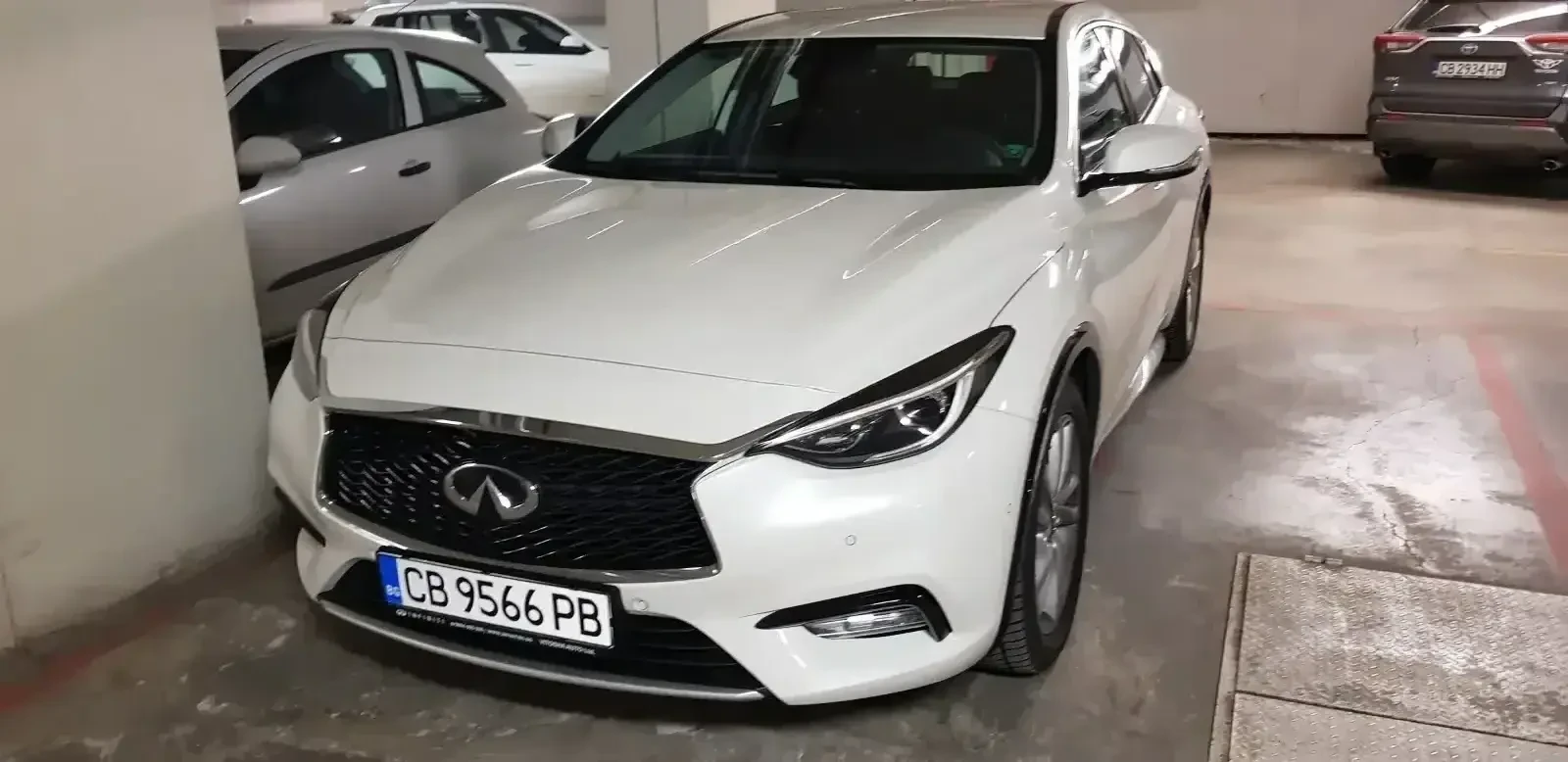Infiniti Q30 LUXE 