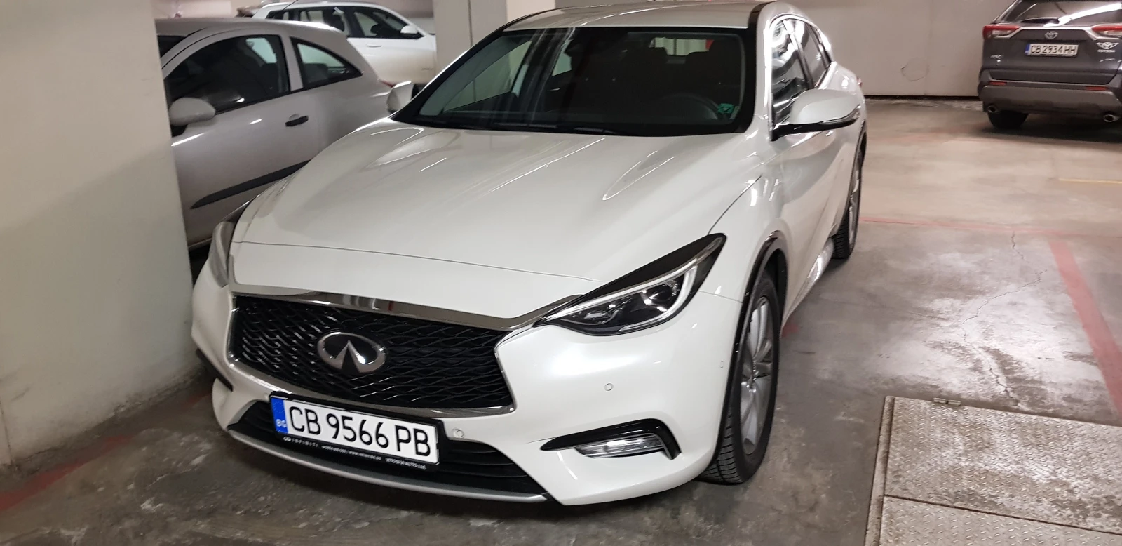 Infiniti Q30 LUXE , снимка 2 - Автомобили и джипове - 53706501