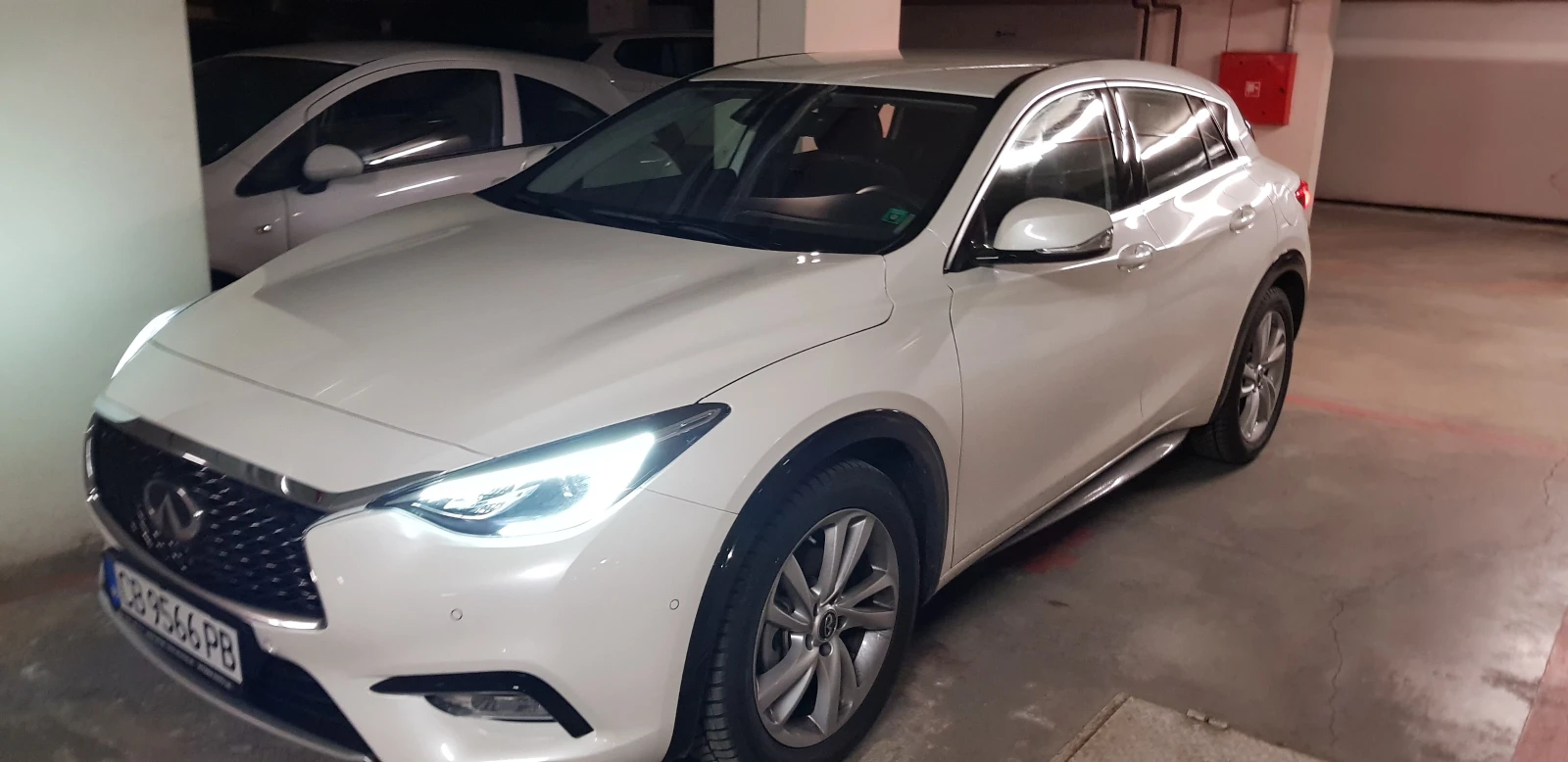Infiniti Q30 LUXE , снимка 3 - Автомобили и джипове - 53706501