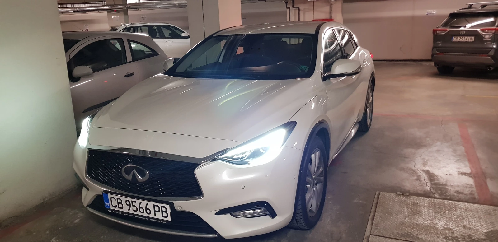 Infiniti Q30 LUXE 