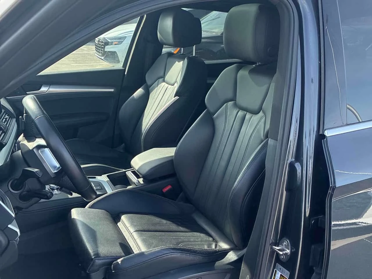 Audi Q5 Technik  CARFAX, снимка 13 - Автомобили и джипове - 53745497