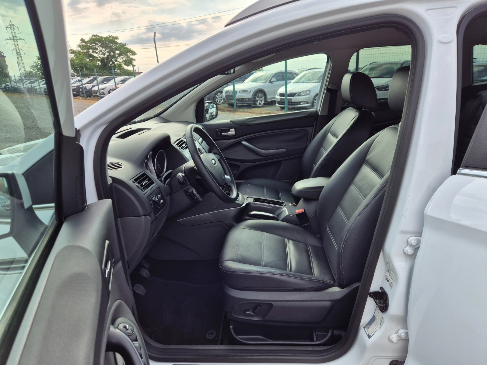 Ford Kuga 2.0TDCI 4x4, снимка 13 - Автомобили и джипове - 54993684