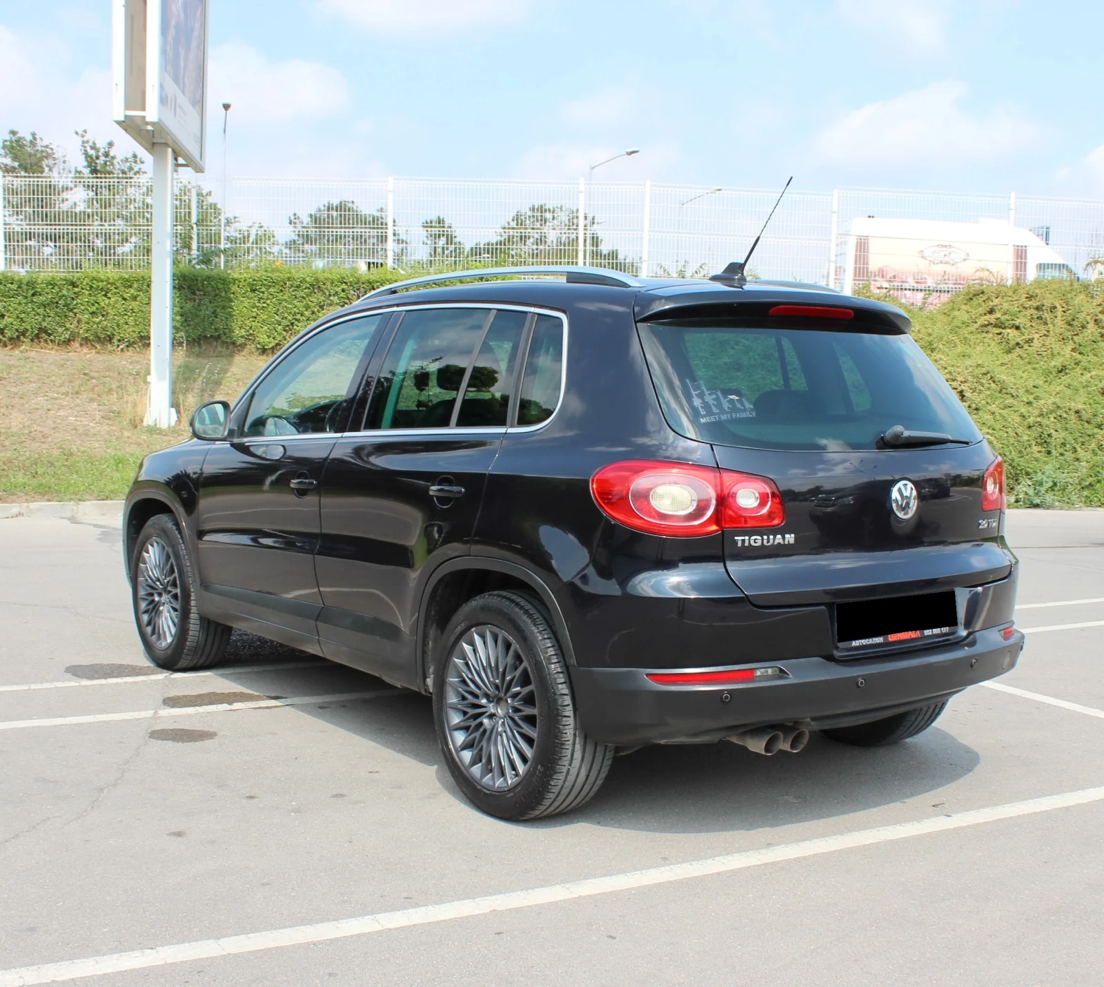 VW Tiguan 2.0 TDI   ПАНОРАМА -  С РЕГИСТРАЦИЯ   , снимка 7 - Автомобили и джипове - 55363867
