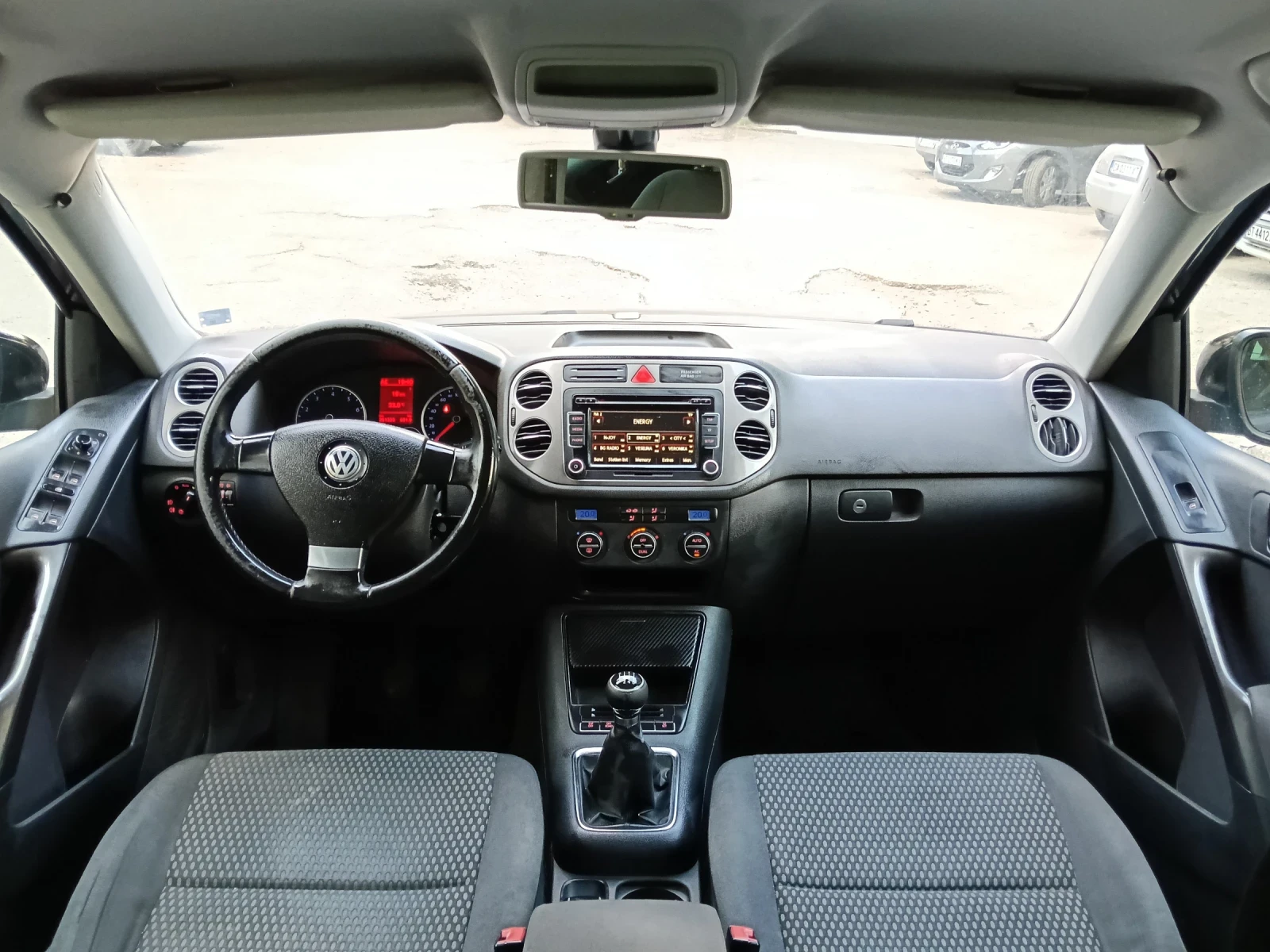 VW Tiguan 4MOTION/4х4_150кс._Верига_5 л./100км_Перфектен !, снимка 8 - Автомобили и джипове - 55573095