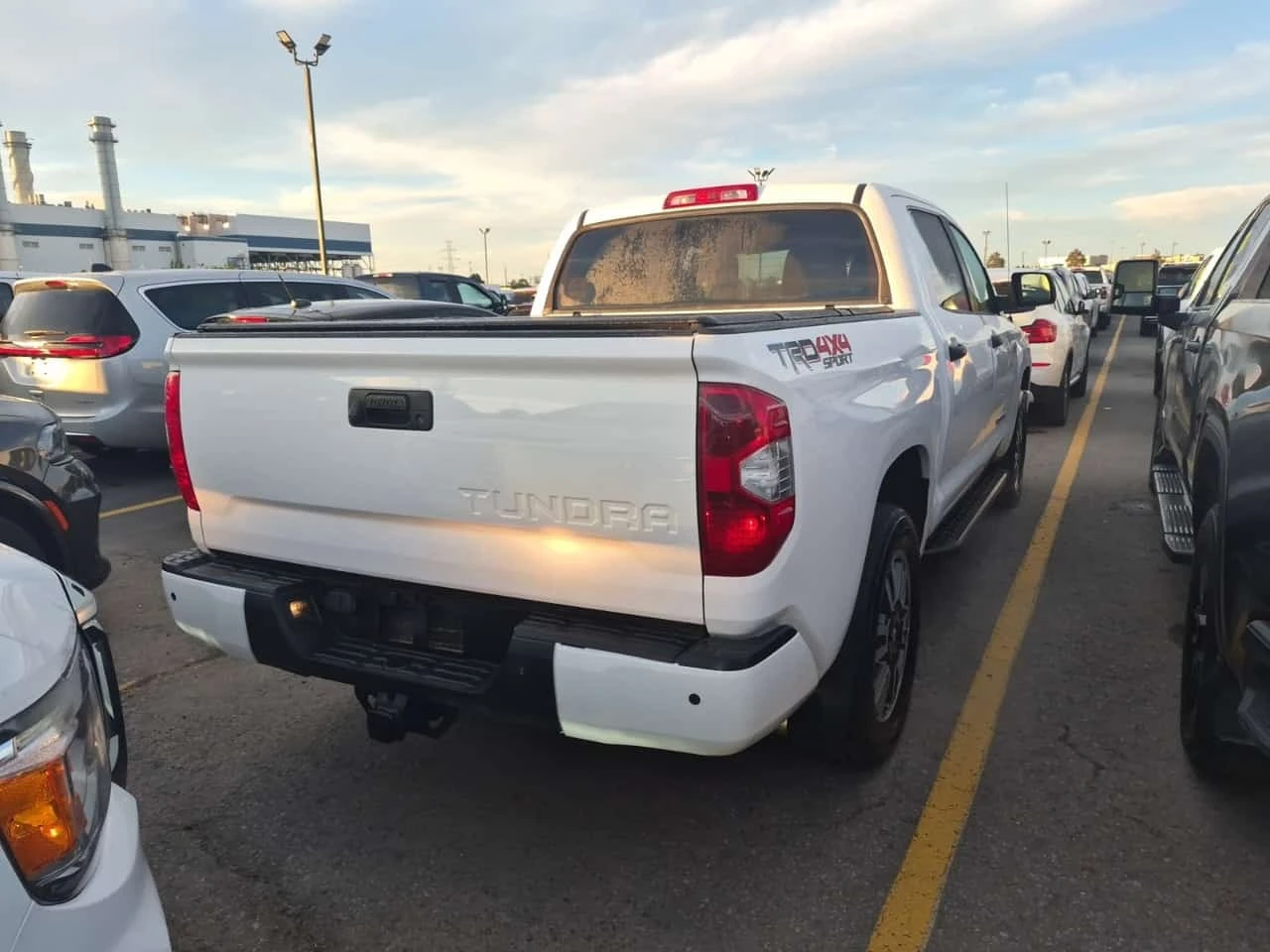 Toyota Tundra * SR5 Plus* ПОДГРЕВ * Crew Cab Short Bed* , снимка 4 - Автомобили и джипове - 56252510