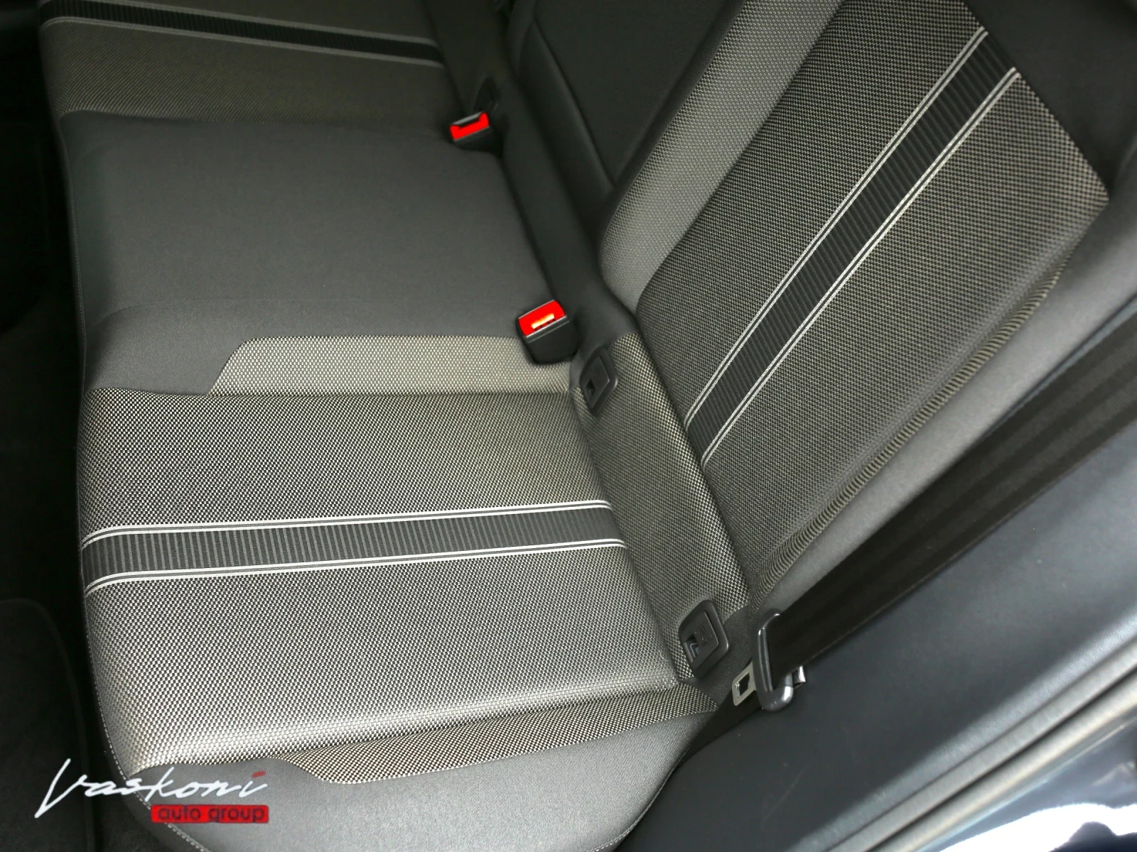 VW T-Roc 2.0 TDI CAMERA, снимка 16 - Автомобили и джипове - 56659020