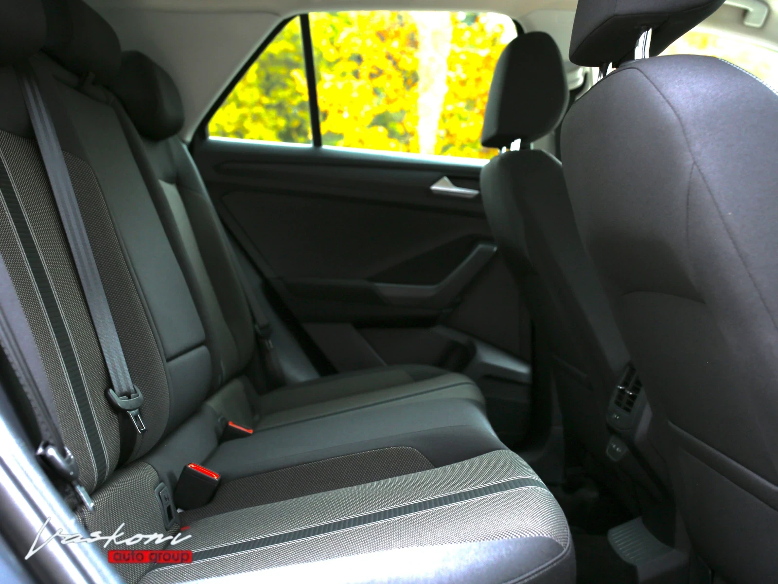 VW T-Roc 2.0 TDI CAMERA, снимка 17 - Автомобили и джипове - 56659020