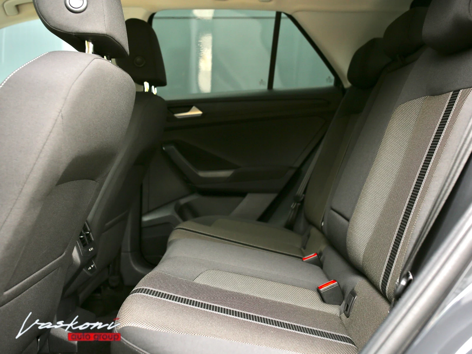 VW T-Roc 2.0 TDI CAMERA, снимка 15 - Автомобили и джипове - 56659020