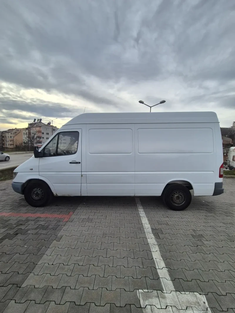 Mercedes-Benz Sprinter 211 Товарен, снимка 4 - Бусове и автобуси - 53262506