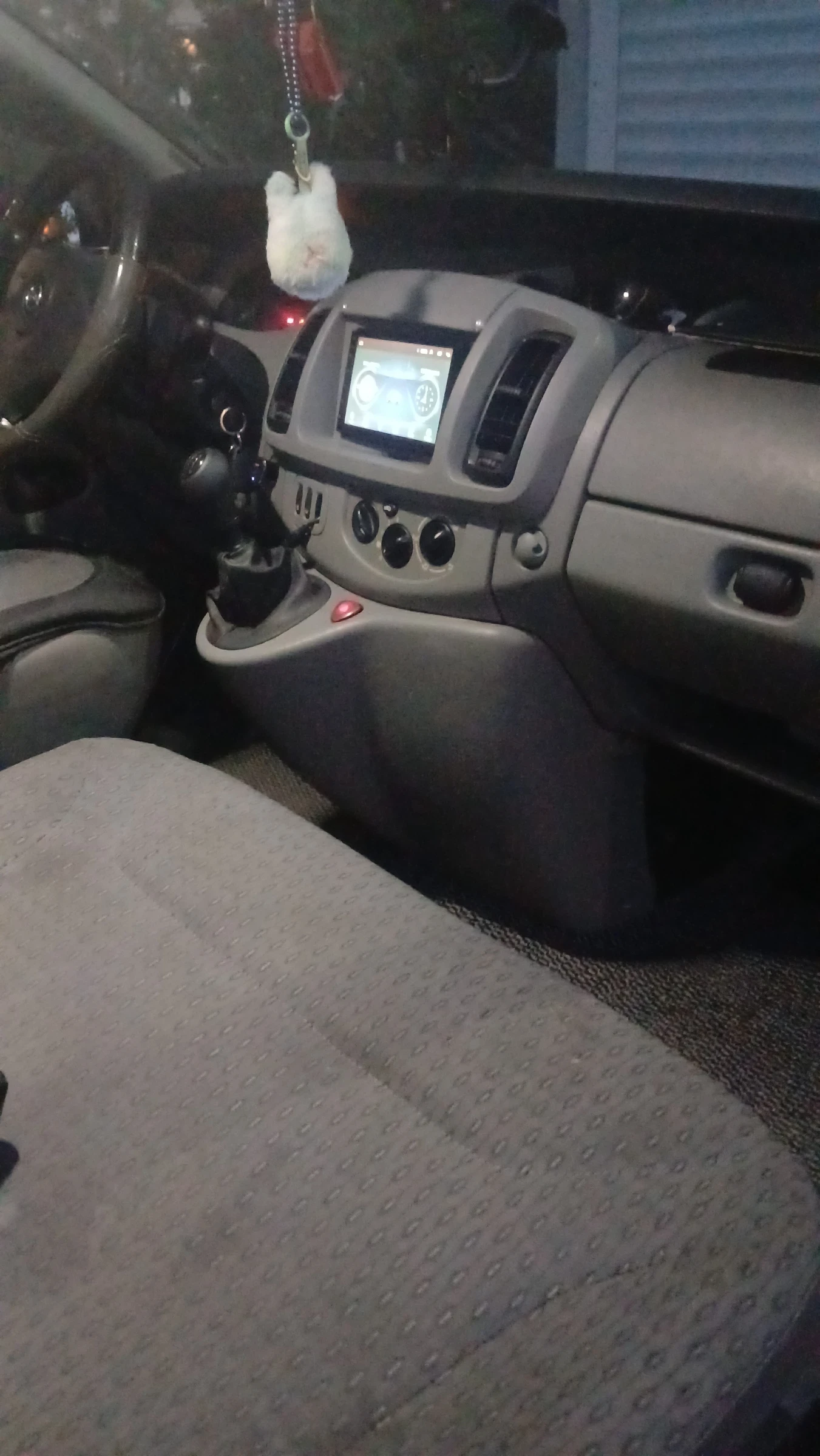 Opel Vivaro, снимка 13 - Бусове и автобуси - 55767191