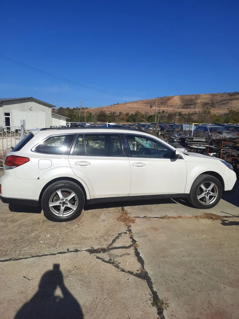 Subaru Outback Лека кола, снимка 3 - Автомобили и джипове - 42752148