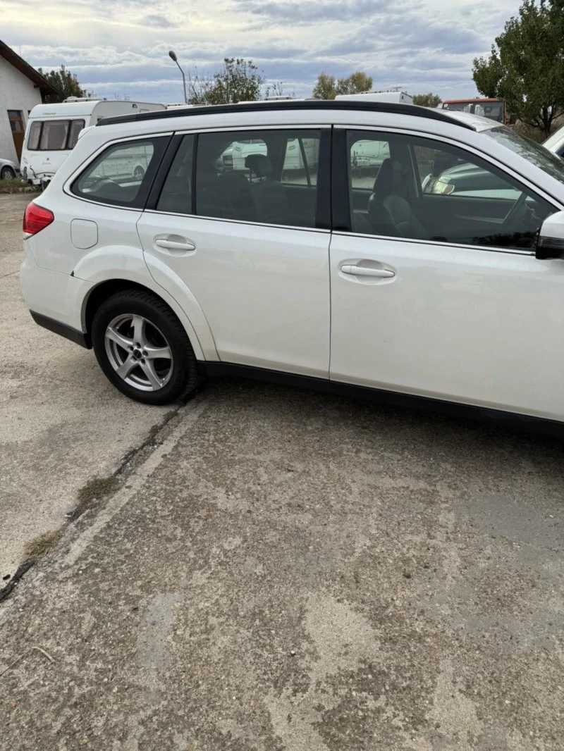 Subaru Outback Лека кола, снимка 6 - Автомобили и джипове - 42752148