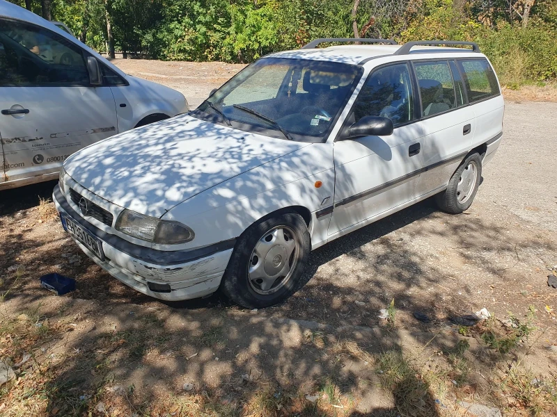 Opel Astra, снимка 2 - Автомобили и джипове - 47232385