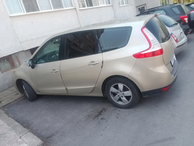 Renault Grand scenic, снимка 9 - Автомобили и джипове - 49537137