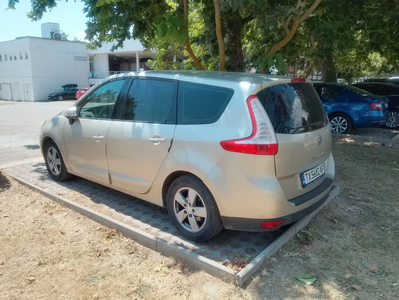 Renault Grand scenic, снимка 3 - Автомобили и джипове - 49537137