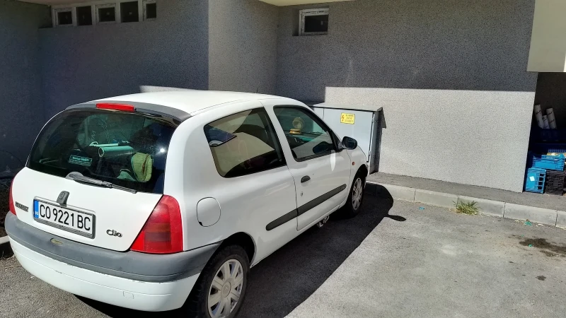 Renault Clio, снимка 3 - Автомобили и джипове - 49584853