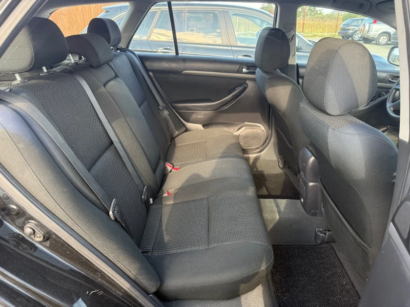 Toyota Avensis 1.8, снимка 10 - Автомобили и джипове - 51468053