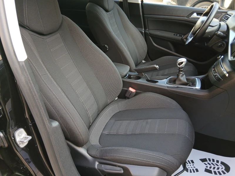 Peugeot 308 1.6 HDi (KATO НОВА) ПАНОРАМА !!! ЛИЗИНГ !!! EURO6, снимка 13 - Автомобили и джипове - 51773633