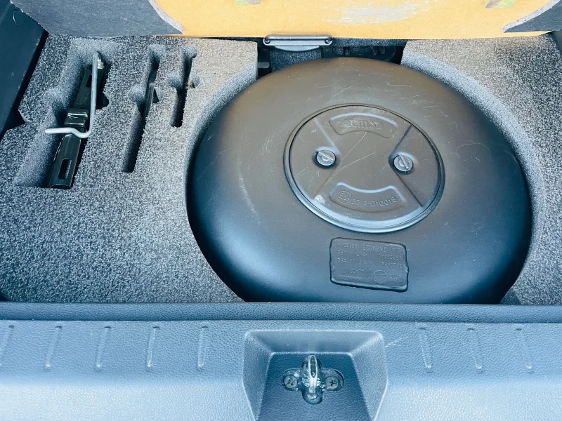 Nissan Note 1.4i 88к.с. GPL КЛИМА ИТАЛИЯ, снимка 5 - Автомобили и джипове - 52418142