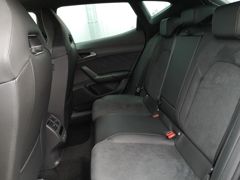 Cupra Formentor VZ* 400HP* FACELIFT* DISTR* MEMORY* CAM* LED, снимка 7 - Автомобили и джипове - 52469637