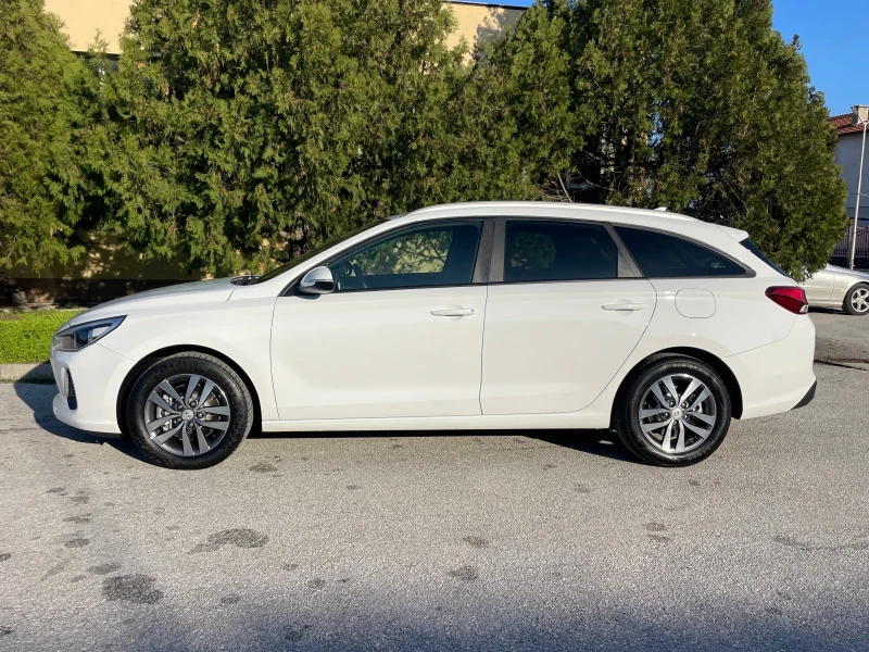 Hyundai I30 1.6CRDI 136к.с. NAVI CAMERA EURO6 ГЕРМАНИЯ, снимка 2 - Автомобили и джипове - 52765777