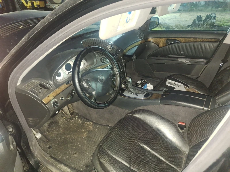 Mercedes-Benz E 320, снимка 4 - Автомобили и джипове - 52888328