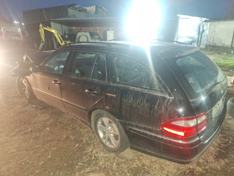 Mercedes-Benz E 320, снимка 3 - Автомобили и джипове - 52888328