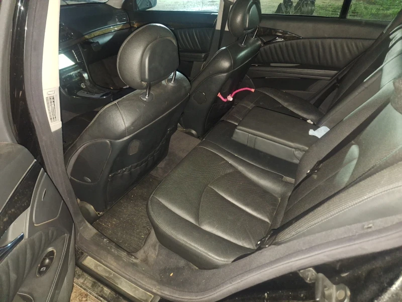 Mercedes-Benz E 320, снимка 5 - Автомобили и джипове - 52888328