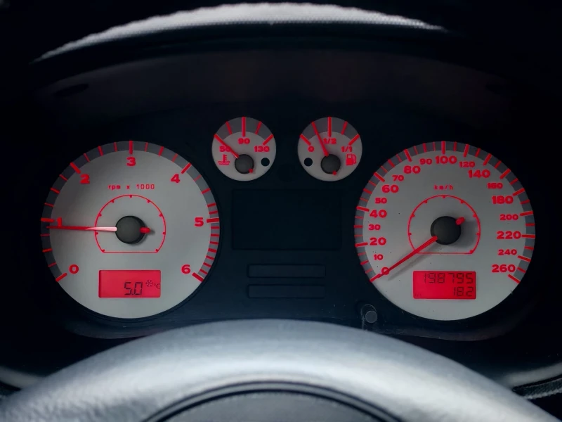 Seat Leon 1.9TDI(150)(ARL)* FR* FACELIFT* , снимка 15 - Автомобили и джипове - 53064792