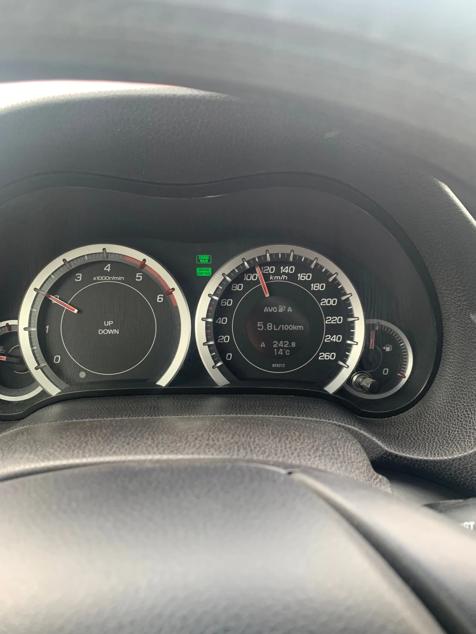 Honda Accord Турър - изображение 9