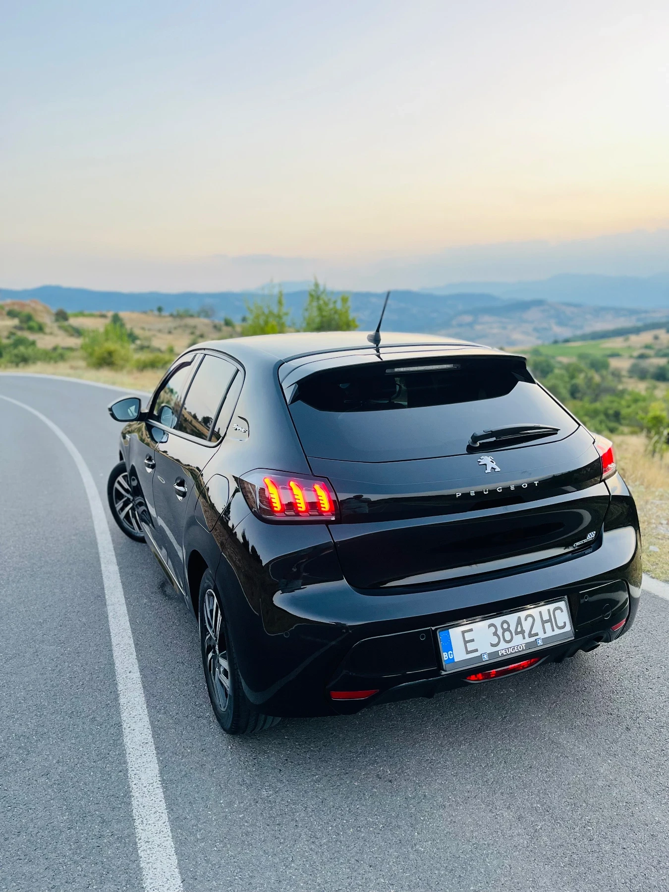 Peugeot 208 1.2 PureTech Sport (101кс) - изображение 3