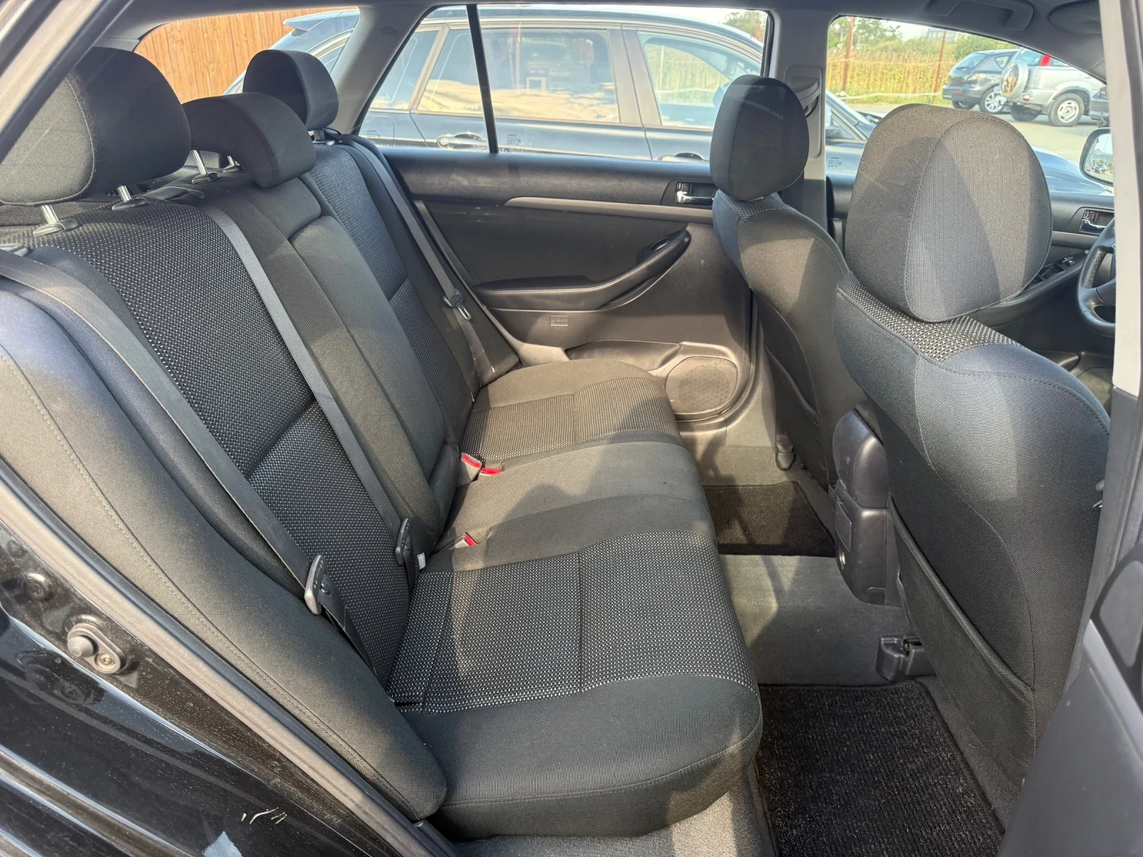 Toyota Avensis 1.8 - изображение 10