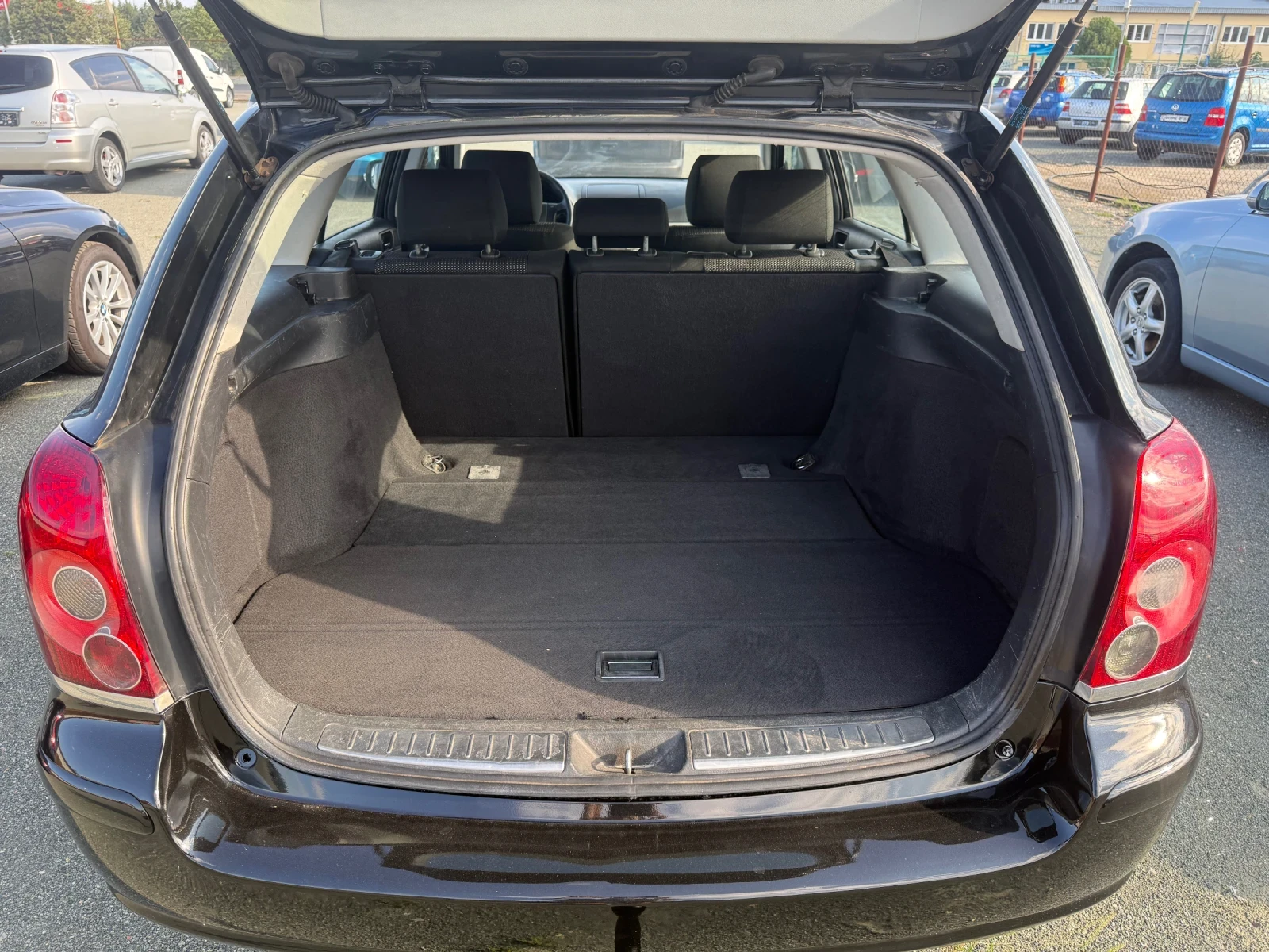 Toyota Avensis 1.8 | Mobile.bg — изображение 11