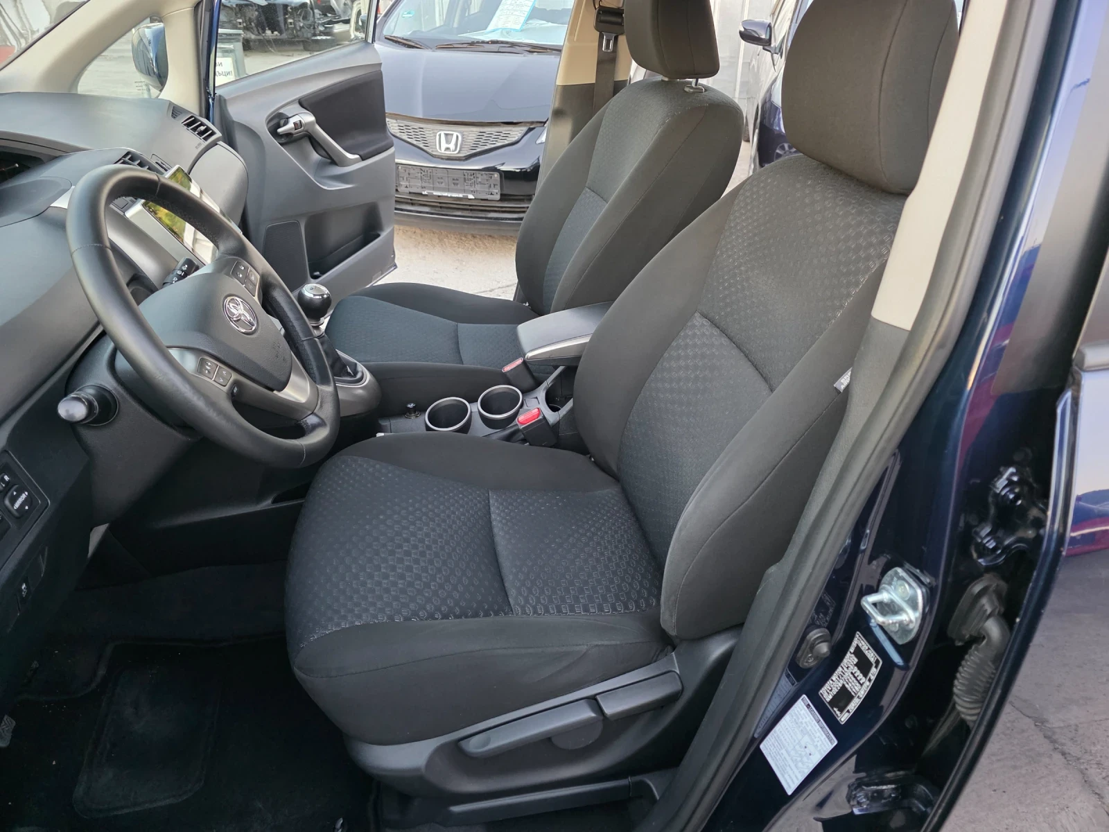 Toyota Verso 1.6 VVTI Навигация 7-местна - изображение 6