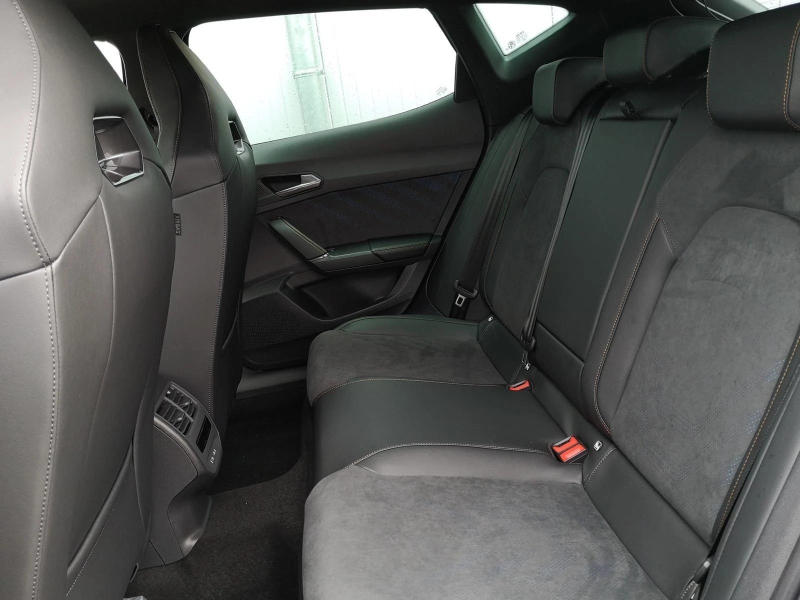 Cupra Formentor VZ* 400HP* FACELIFT* DISTR* MEMORY* CAM* LED - изображение 7