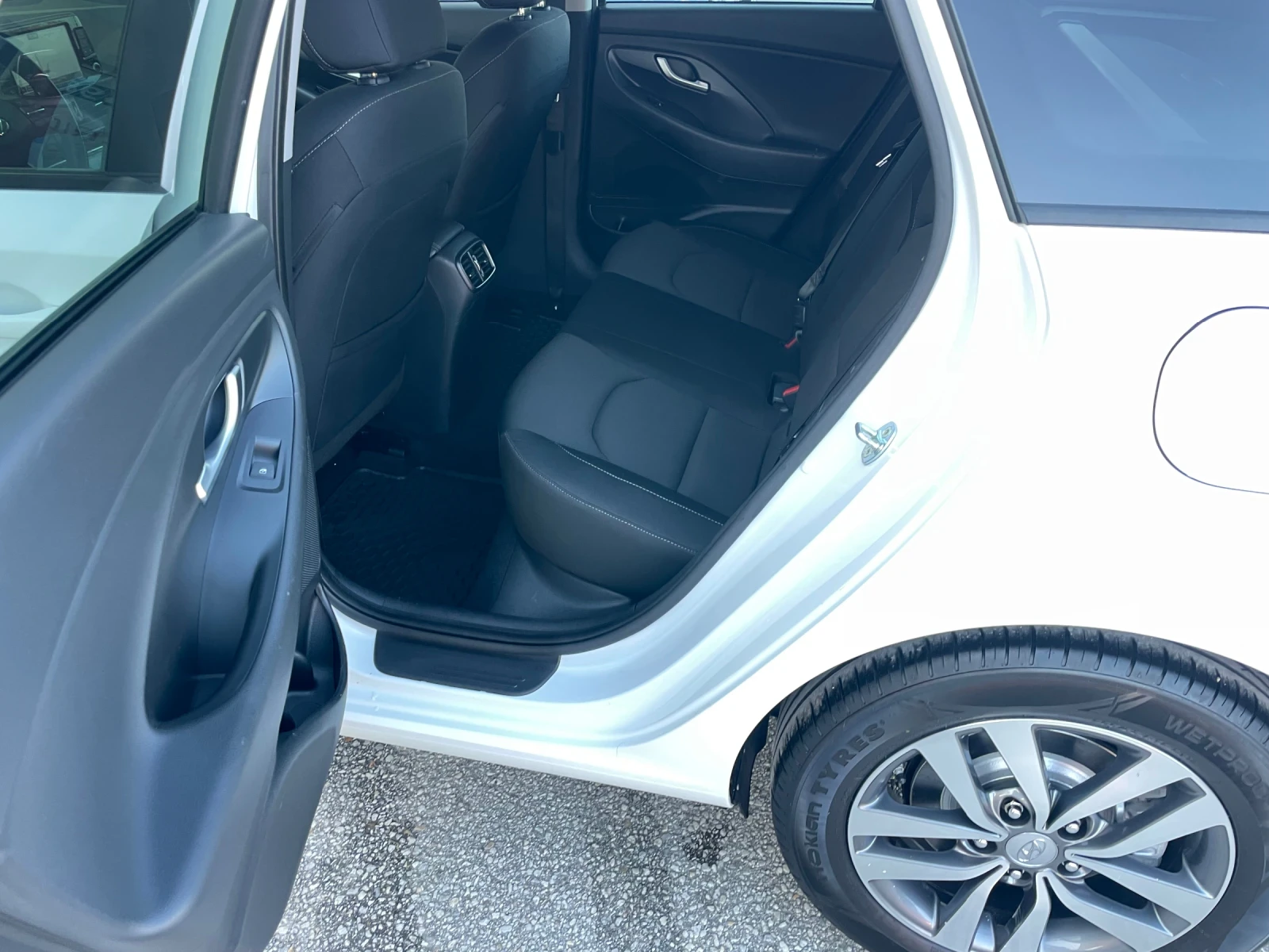 Hyundai I30 1.6CRDI 136�.�. NAVI CAMERA EURO6 �������� | Mobile.bg � ����������� 14