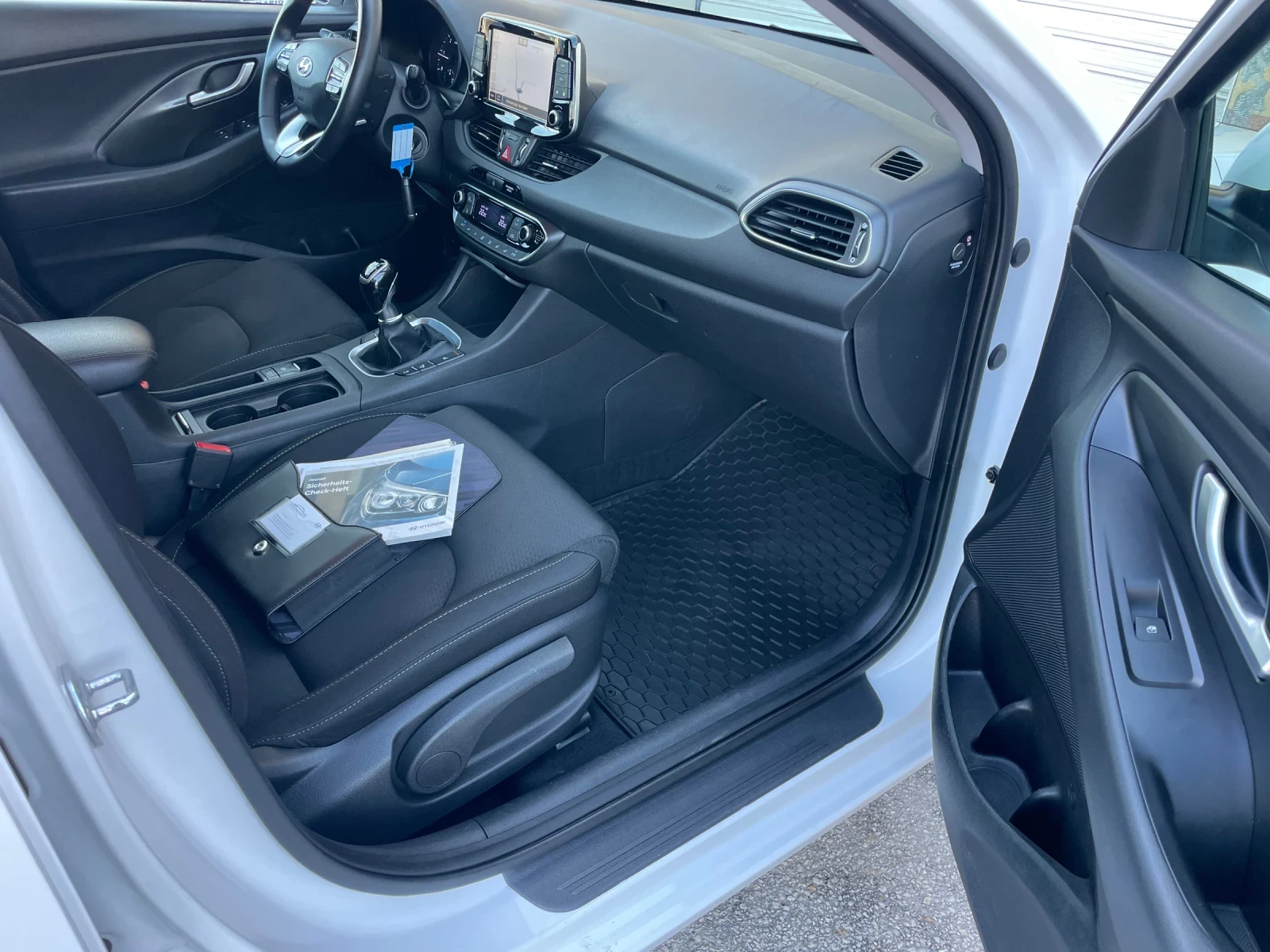 Hyundai I30 1.6CRDI 136�.�. NAVI CAMERA EURO6 �������� | Mobile.bg � ����������� 16