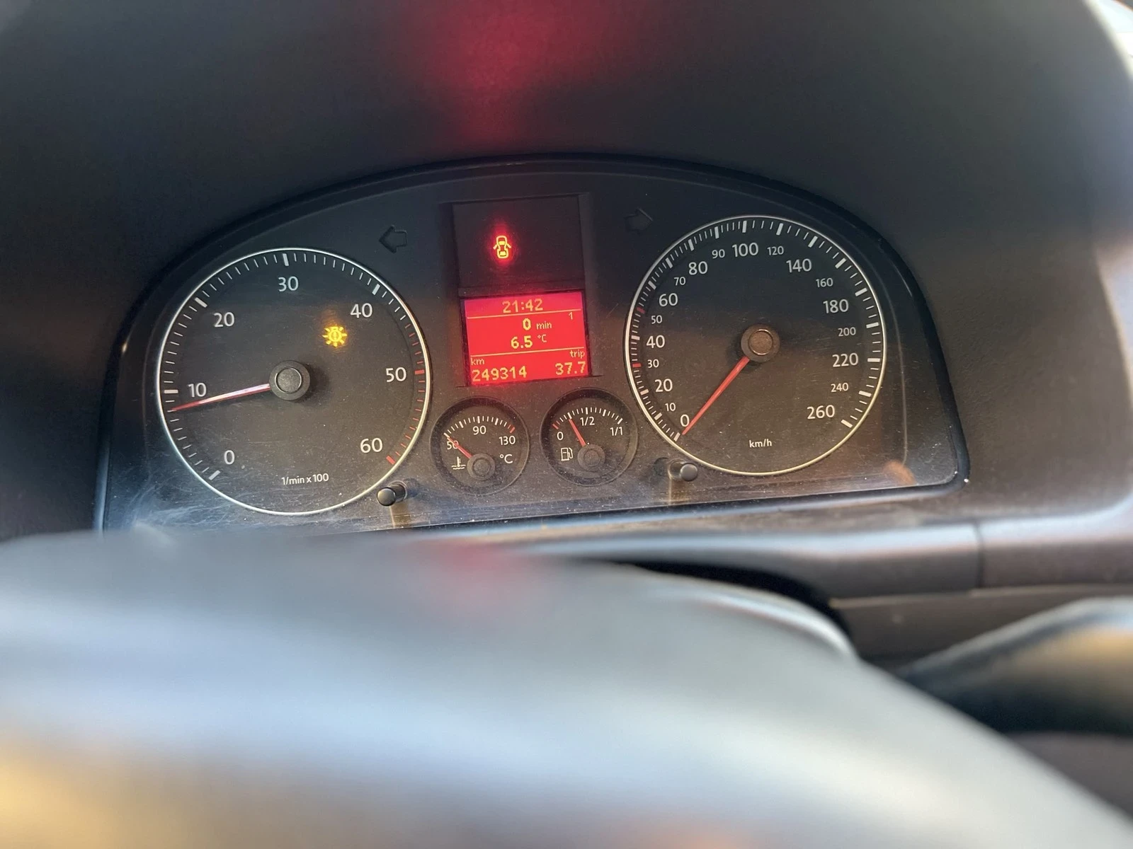 VW Touran 2.0 TDI - изображение 6